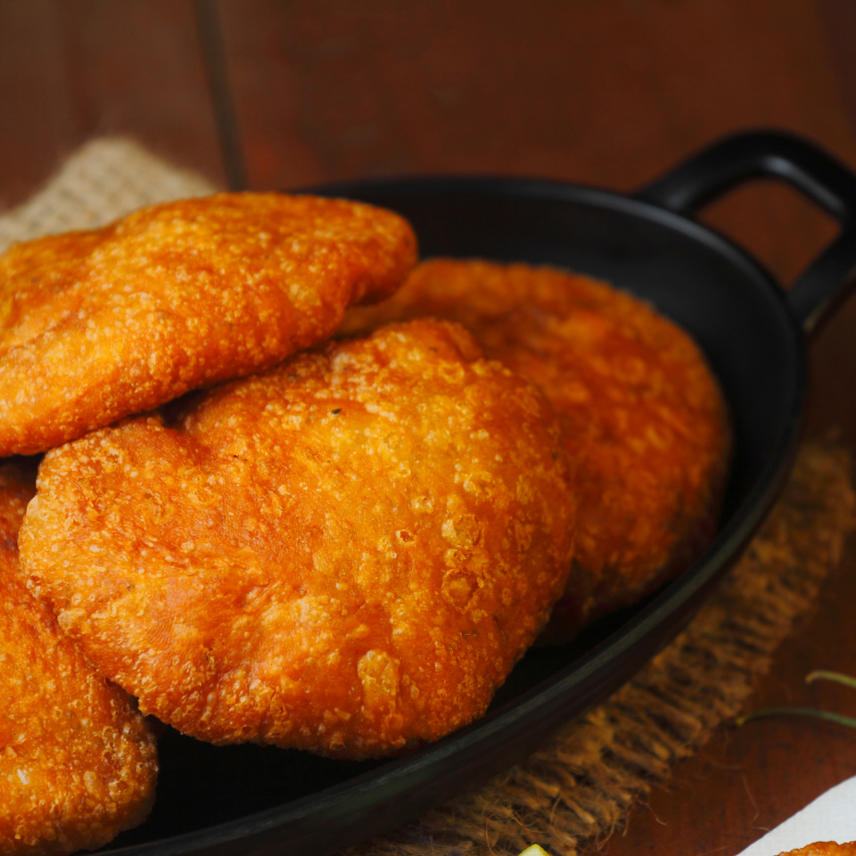 Pyaz Kachori, 4Pcs
